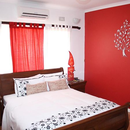 Sunflower Court Bed And Breakfast Gaborone Exterior photo