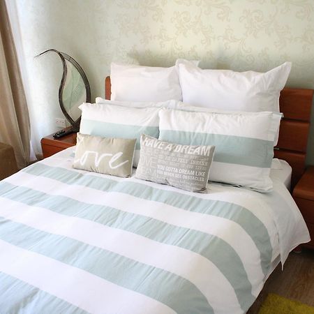 Sunflower Court Bed And Breakfast Gaborone Exterior photo